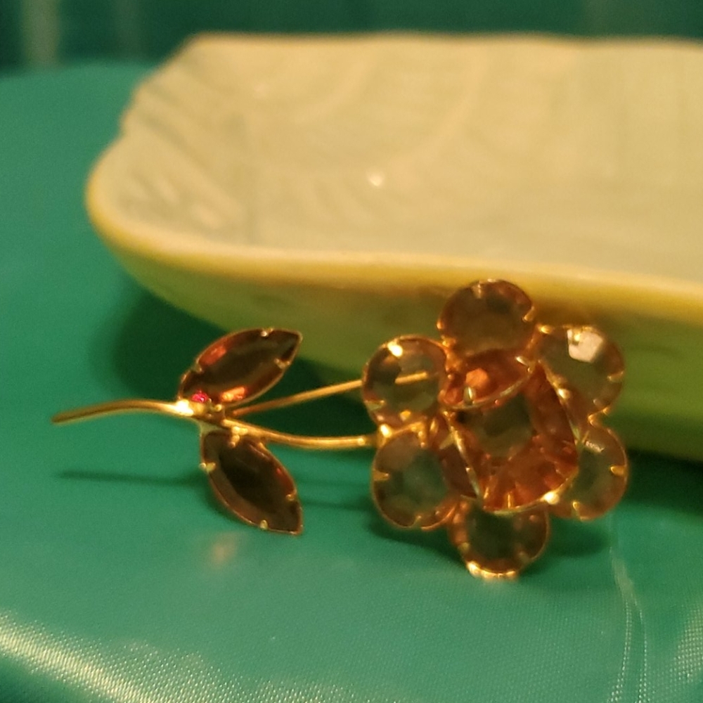 Womens Flower Brooch, light and dark brown